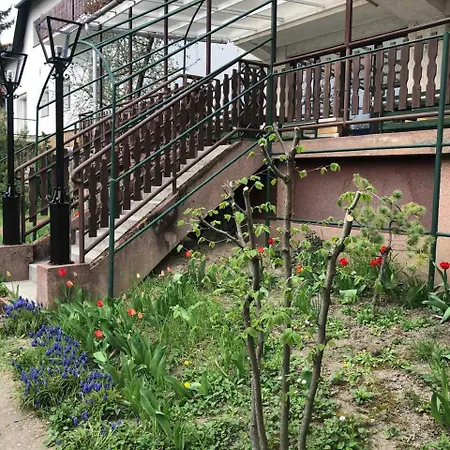 Luxury Eagle شقة *